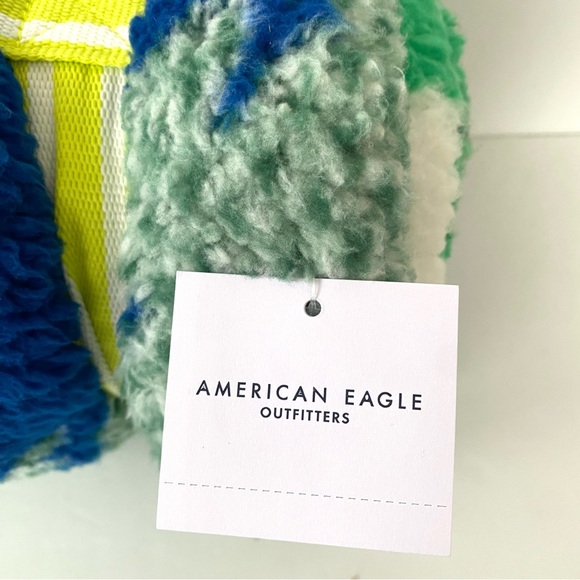 American Eagle Fleece Blanket, NWT - Picture 9 of 9